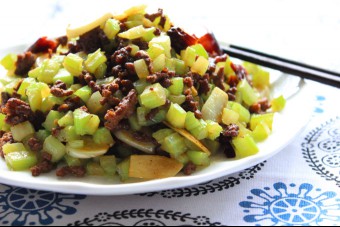 Tasty Ground Beef and Celery