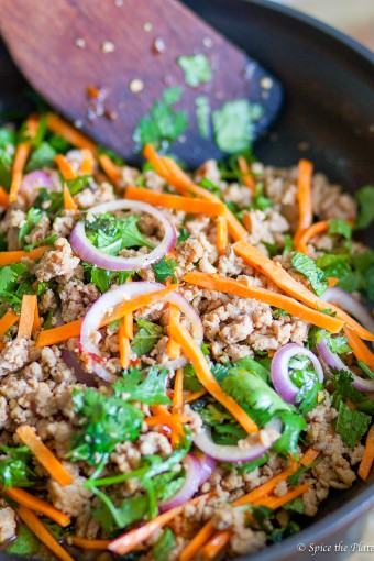 Cook Thai Minced Pork Over Rice Noodle 