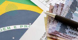 Carga Tributária no Brasil: Uma Visão Histórica Carga Tributária no Brasil: Uma Visão Histórica