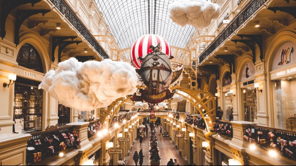 Vacation Cheat Sheet: 31 Russian Phrases You Need To Know