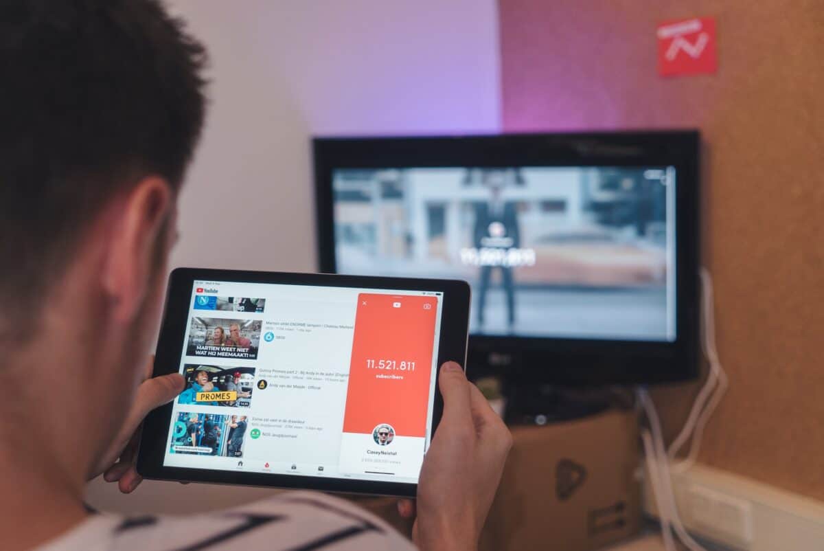 Is Google deliberately slowing down YouTube video buffering for adblock users?