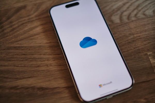 OneDrive flaw can give websites and apps full access to your files, even if you pick just one