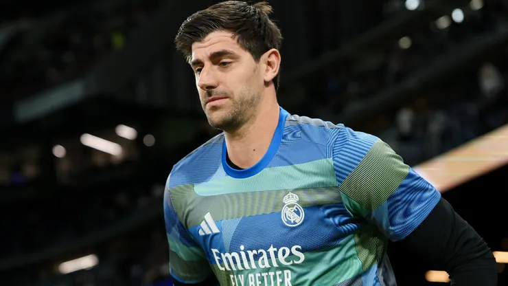 Why isn’t Thibaut Courtois playing today for Real Madrid vs Bayern Munich in the 2025-26 Champions League Quarterfinals?