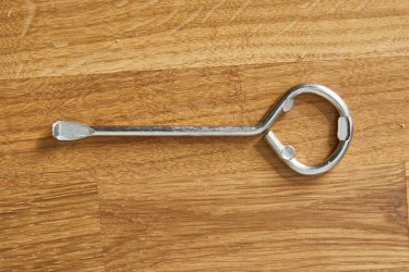 paint can key