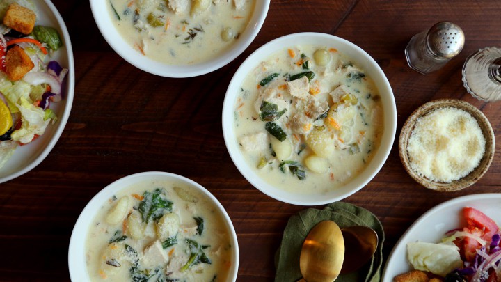 Olive Garden Style Chicken and Gnocchi Soup