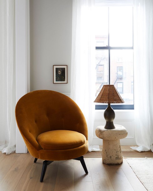 midcentury modern table with vintage lamp