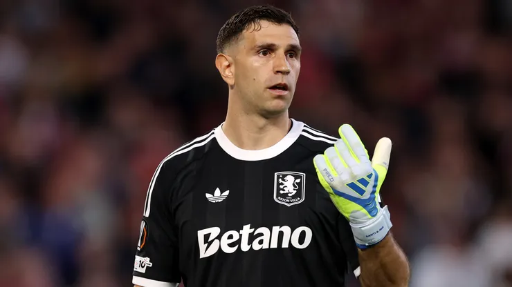 Dibu Martinez could change teams after 2026 World Cup as Italian giant reportedly shows interest