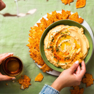 Dip Κολοκύθας με Φθινοπωρινά Tortilla Chips