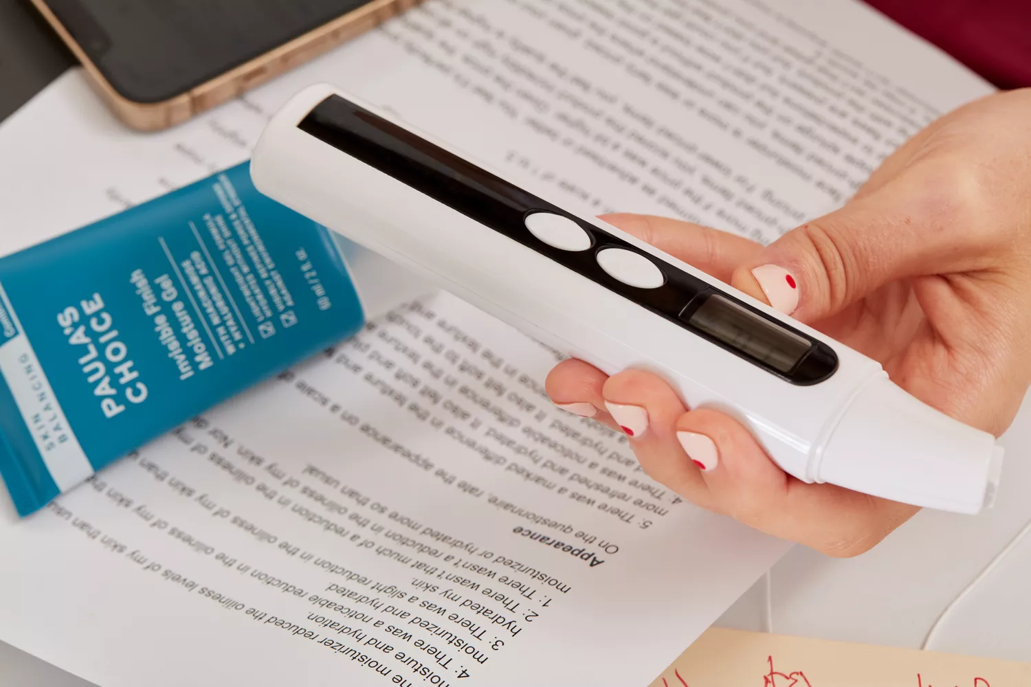 Person testing the Paula's Choice Skin Balancing Invisible Finish Moisture Gel