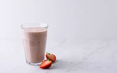 Strawberry protein and fruit breakfast smoothie