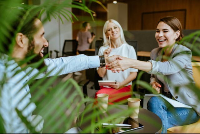 How To Say Hello And Other Greetings In Spanish