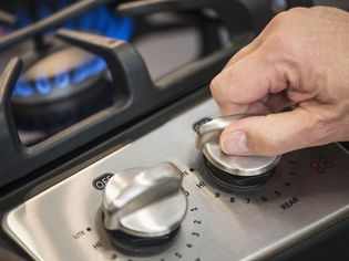 7 Types of Stoves and How to Choose One for Your Home