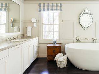 Using Hardwood Flooring in a Bathroom