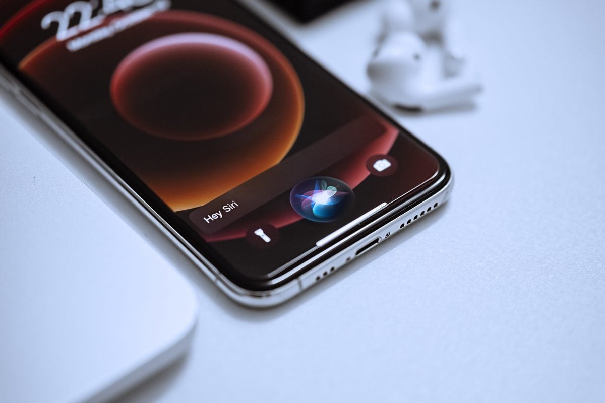 Apple's Major Siri Overhaul Delayed Until 2027 Amid Development Challenges