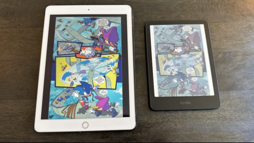 'Sonic the Hedgehog' comic on iPad (left) vs. Kindle Colorsoft (right).
