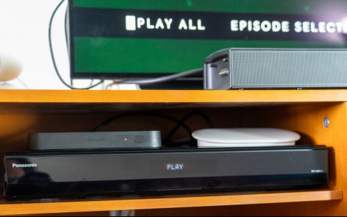 Panasonic UB820 Blu-Ray player