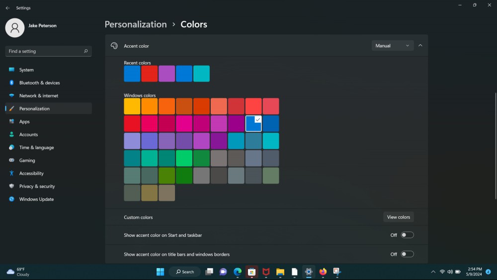 Color picker in Windows 11 personalization settings