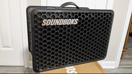 Picture of the Soundboks Go.
