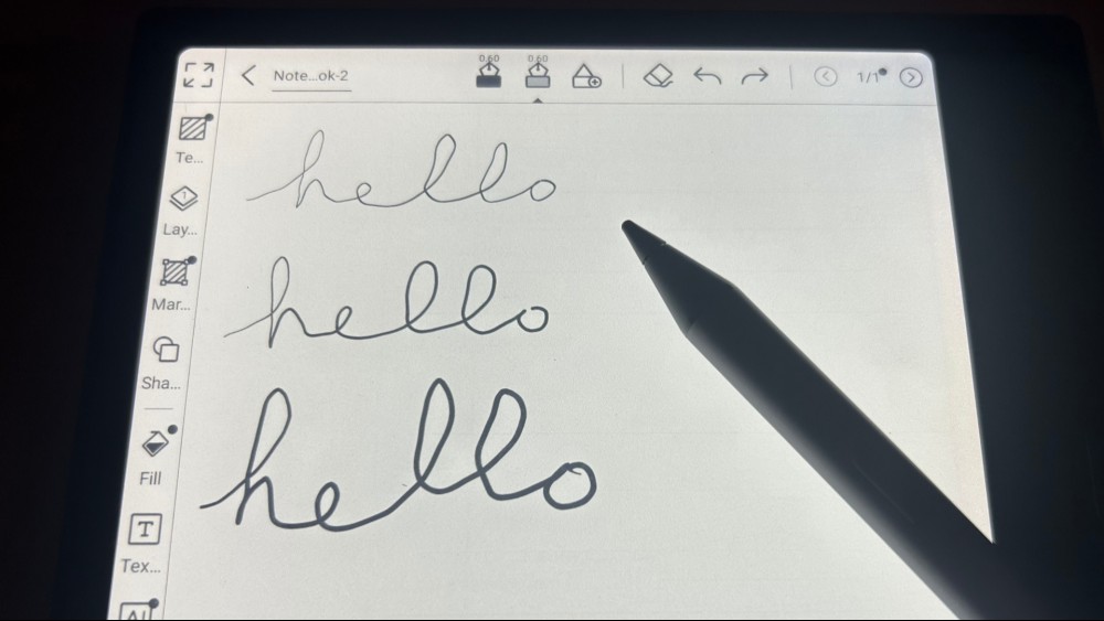 A note open on theGo 7 showing different stroke thicknesses you can achieve while writing on the screen