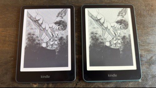 'Berserk' shown on the Kindle Colorsoft (left) vs. Kindle Paperwhite (right)