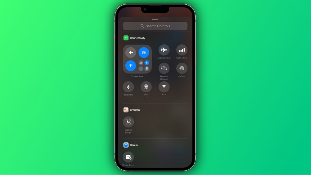 Connectivity controls in iOS 18.1's Control Center.
