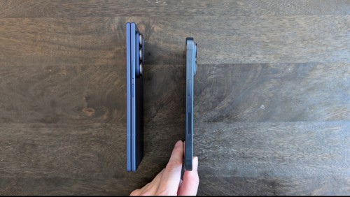 Samsung Galaxy Z Fold 7 (left) vs. iPhone 15 Pro (right)
