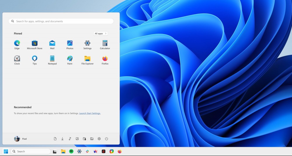 Aligning the Start menu to the left.
