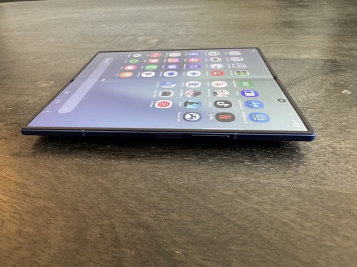Galaxy Z Fold 7 laying down
