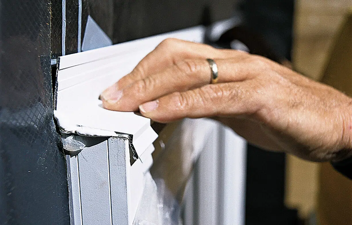 filling in gaps of a window installation