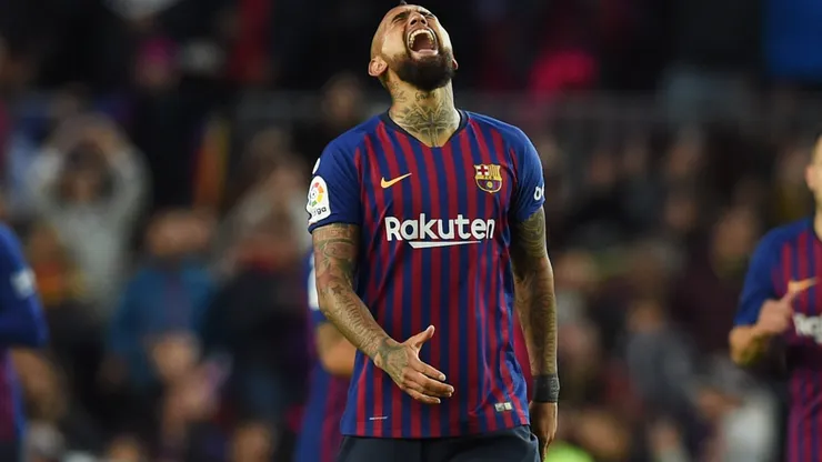 Former Barcelona star Arturo Vidal says he felt robbed against Real Madrid: ‘That’s why they invented VAR’