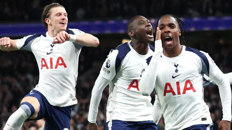 Tottenham avoid Premier League relegation as Arsenal win title: Final 2025–26 standings