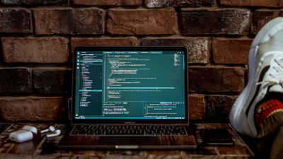 6 Online Code Editors to Help You Code on the Go
