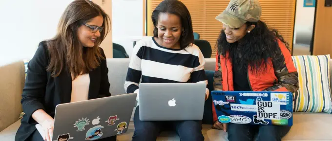 Collaborative and peer learning at University of the People: Building global knowledge communities