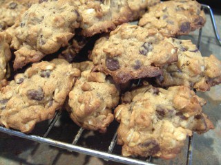 Chocolate Chip Oatmeal Cookies