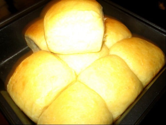 Country White Bread or Dinner Rolls (Bread Machine)