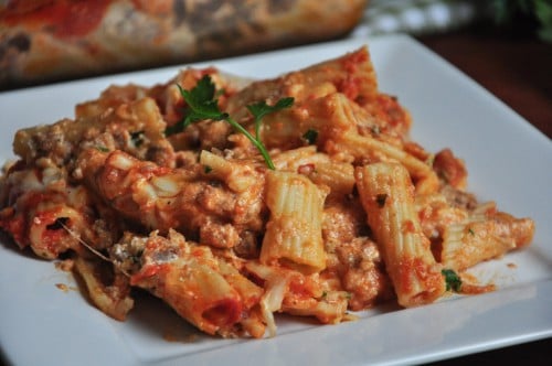 Deliciously Cheesy Baked Ziti