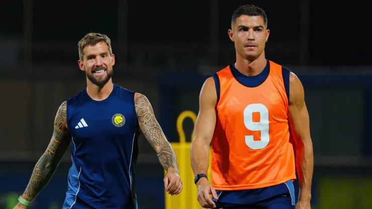Cristiano Ronaldo gets major Al-Nassr squad update as key teammate Inigo Martinez reveals contract decision