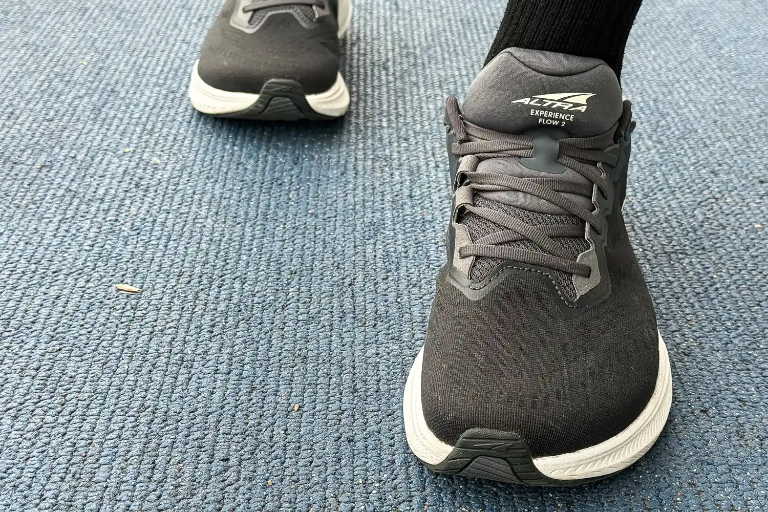 The laces on the front of the Altra Men's Experience Flow 2 Sneaker
