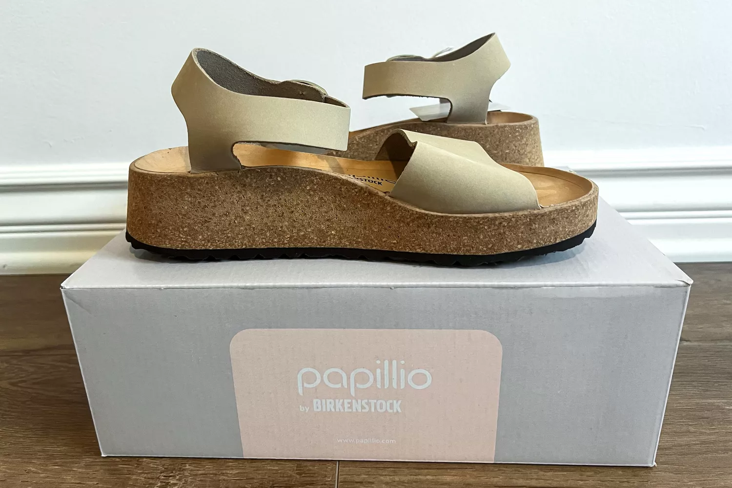 The Birkenstock Women's Glenda posed on the box