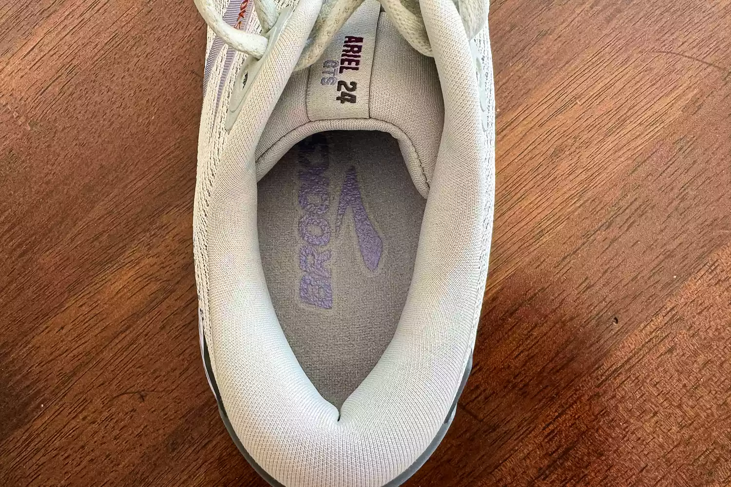 The logo inside the Brooks Women's Ariel GTS 24 Running Shoes