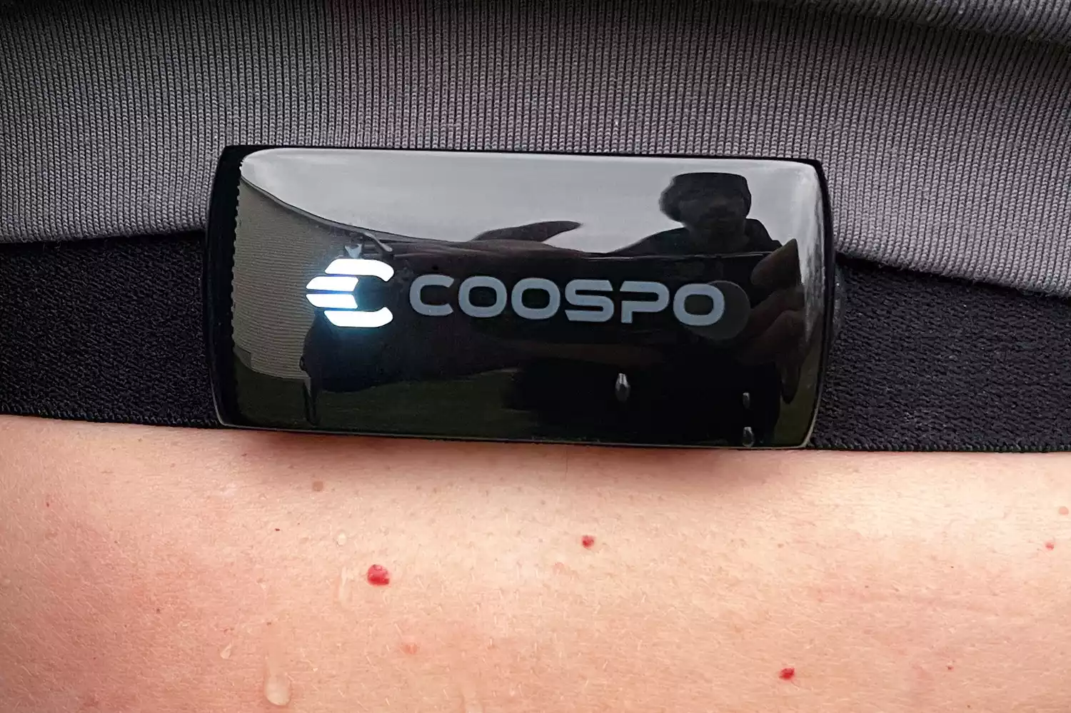 Close up of a COOSPO REALZONE H9Z Rechargeable Chest Heart Rate Monitor
