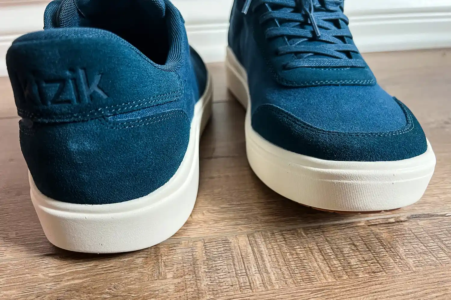 The heel and the toe of the Kizik Men's Prague 2 Sneakers