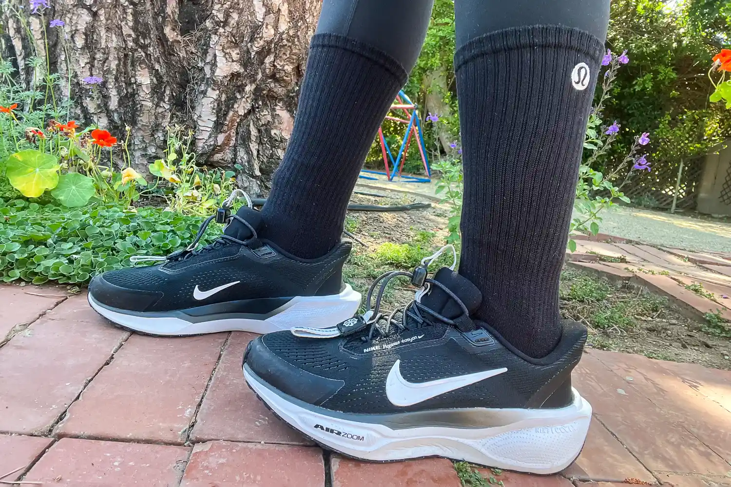 Lululemon daily essential crew socks