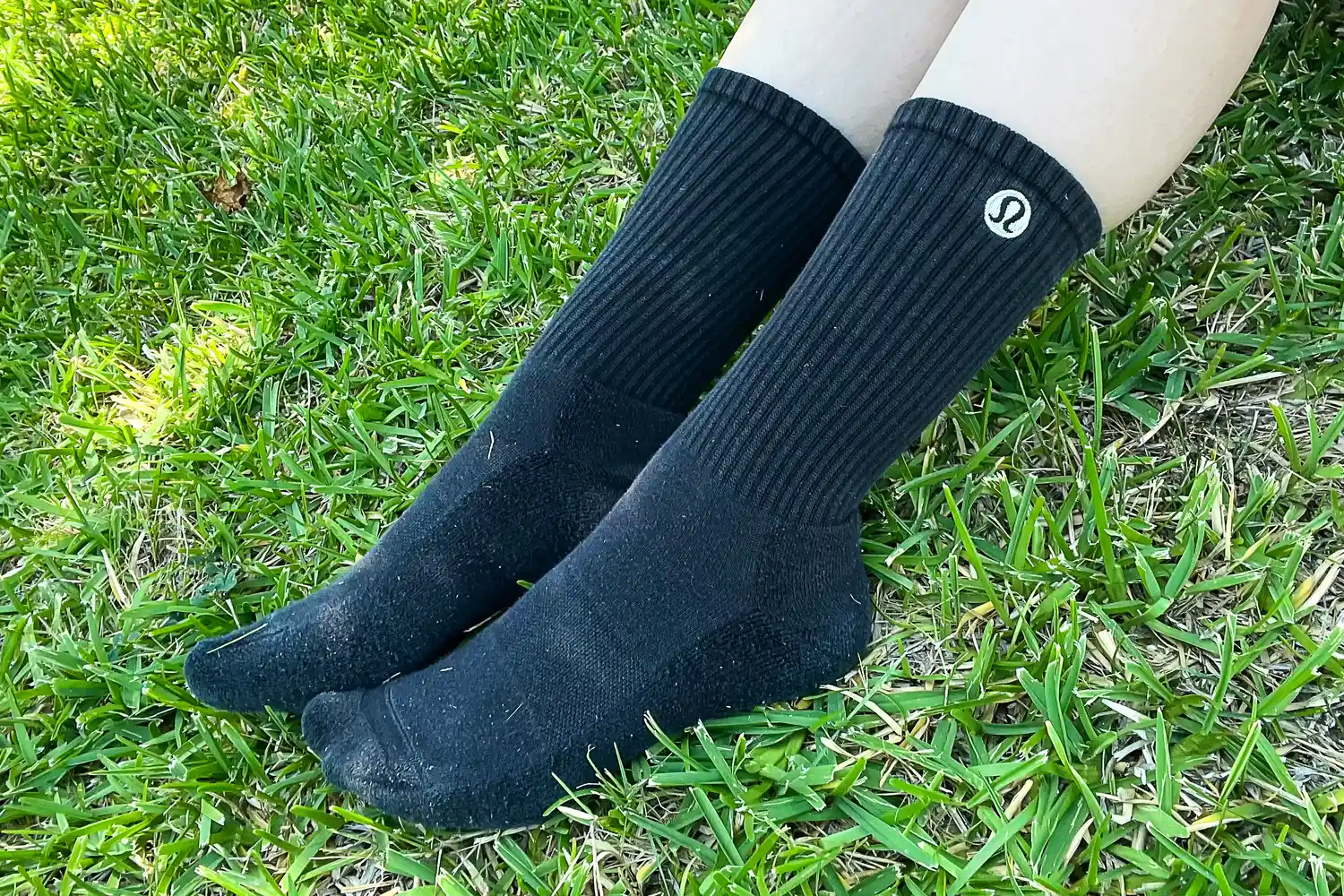 Lululemon daily essential crew socks