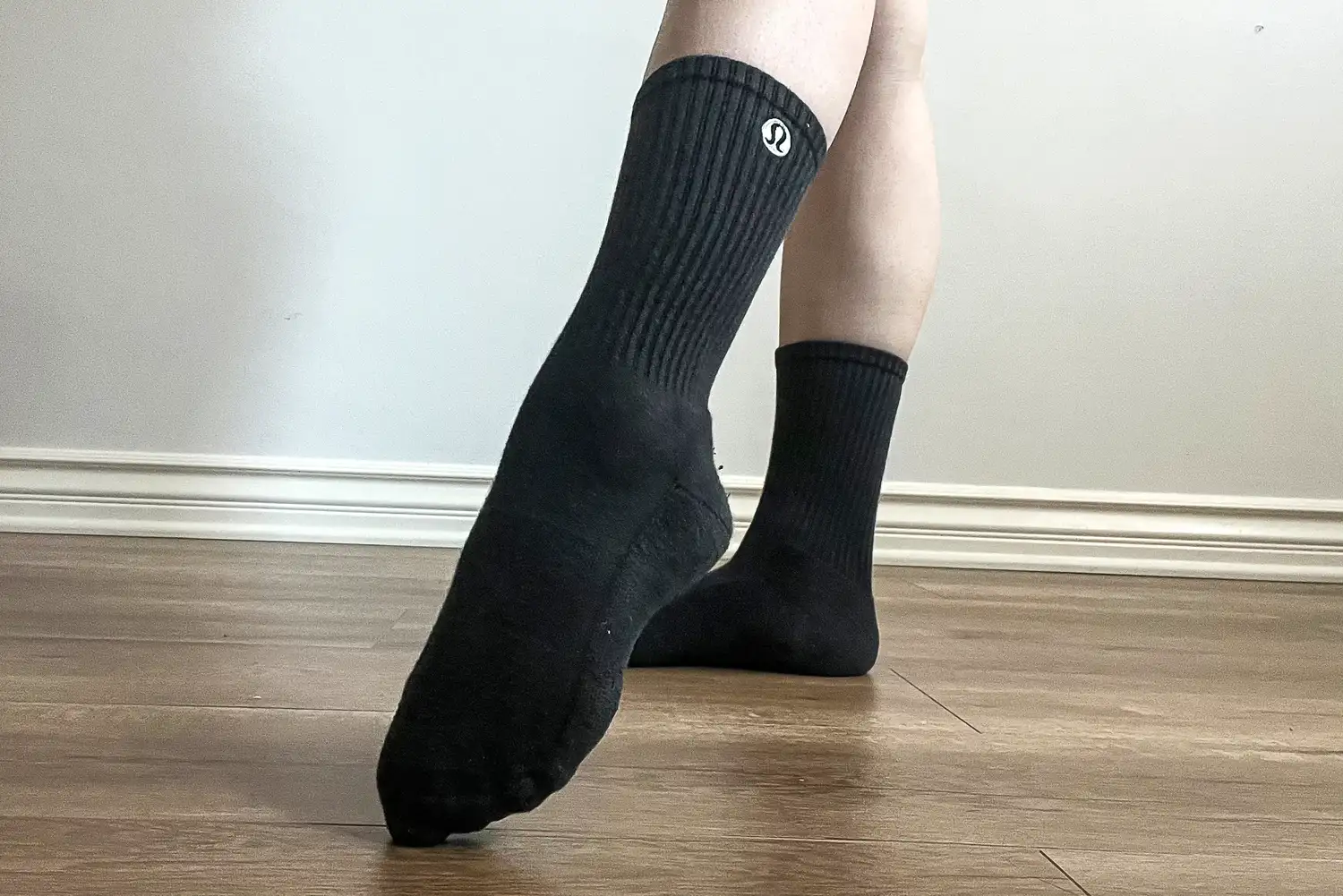 Lululemon daily essential crew socks