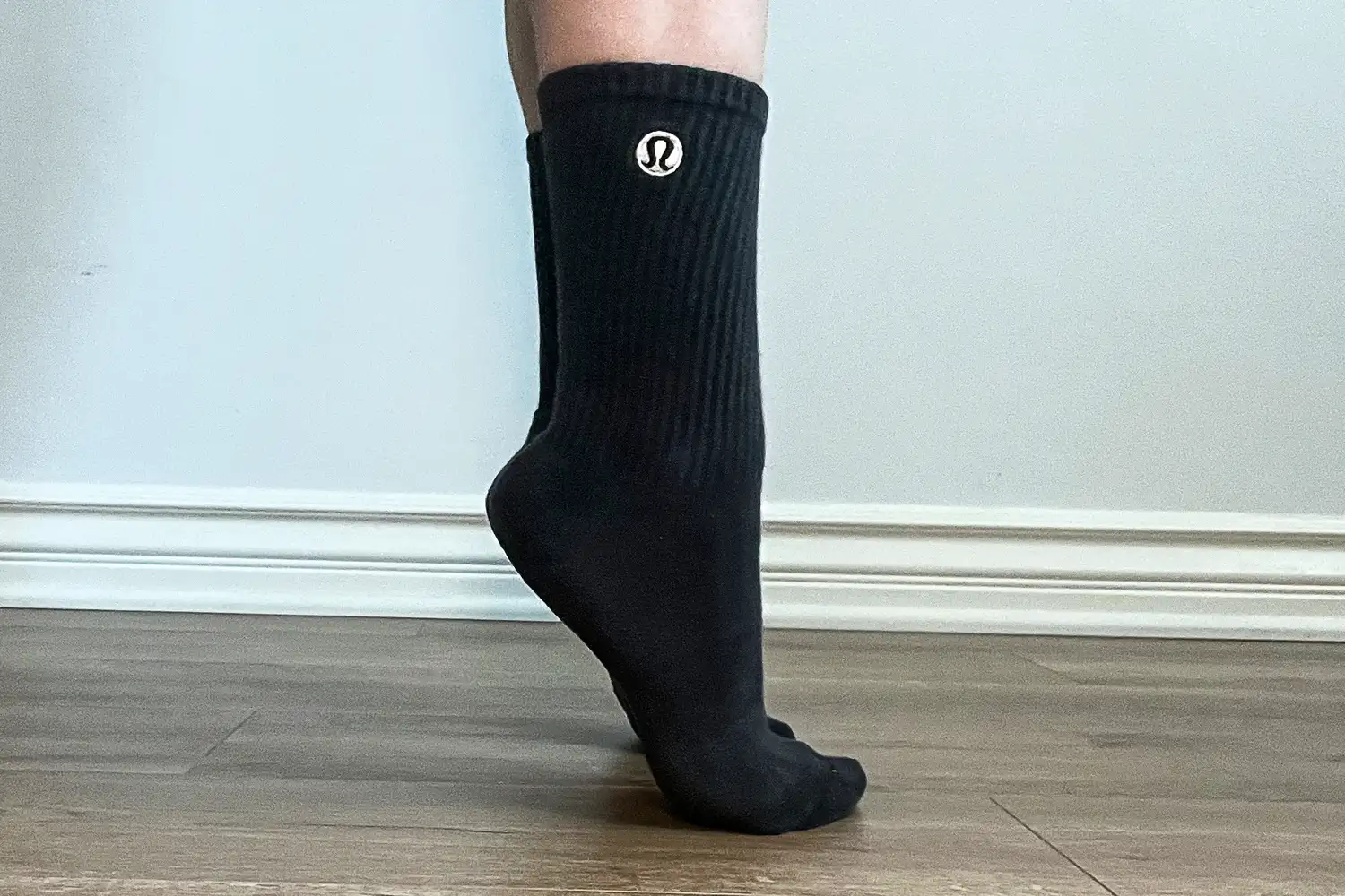 Lululemon daily essential crew socks