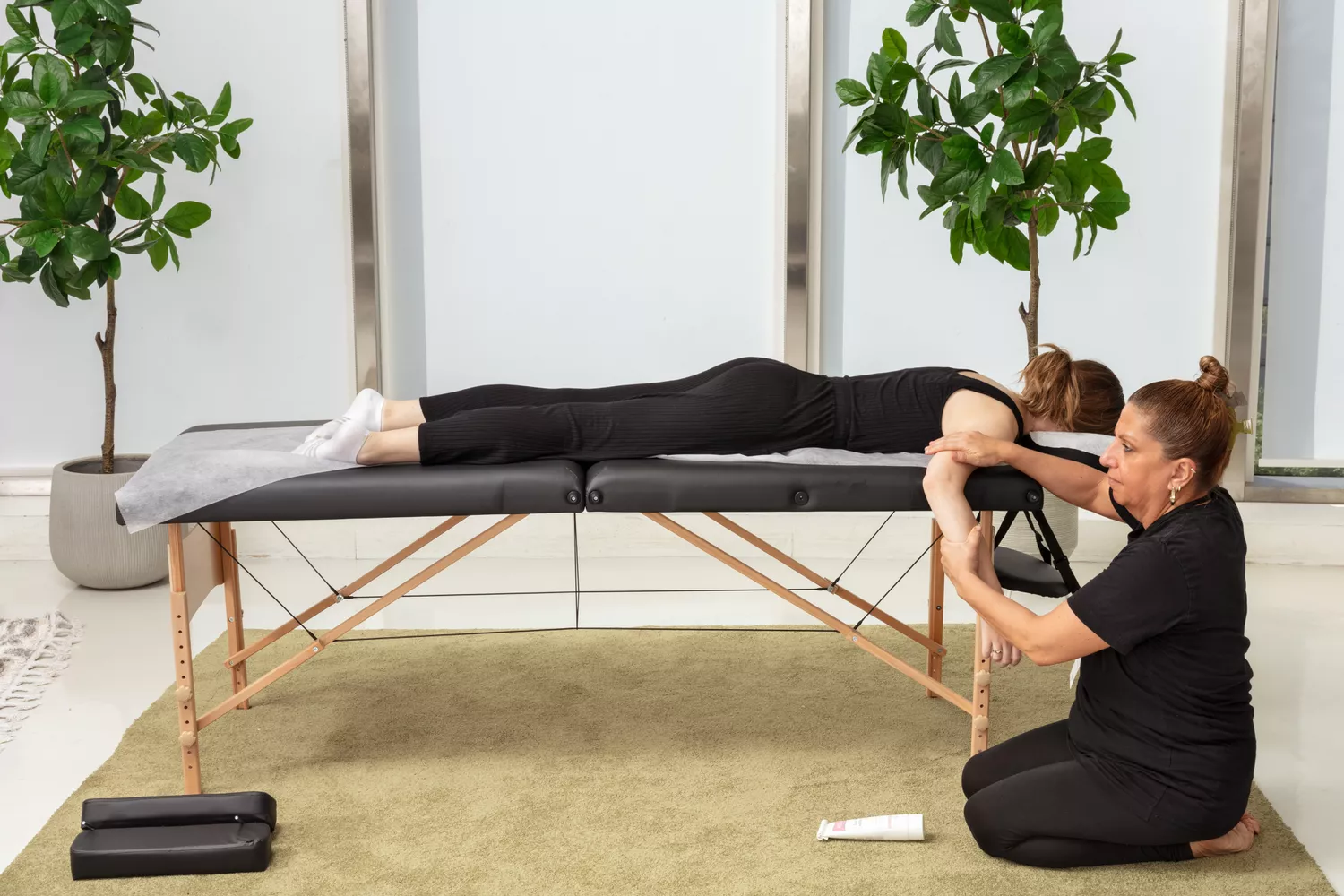 Smilemart 2 Fold Portable Massage Table 