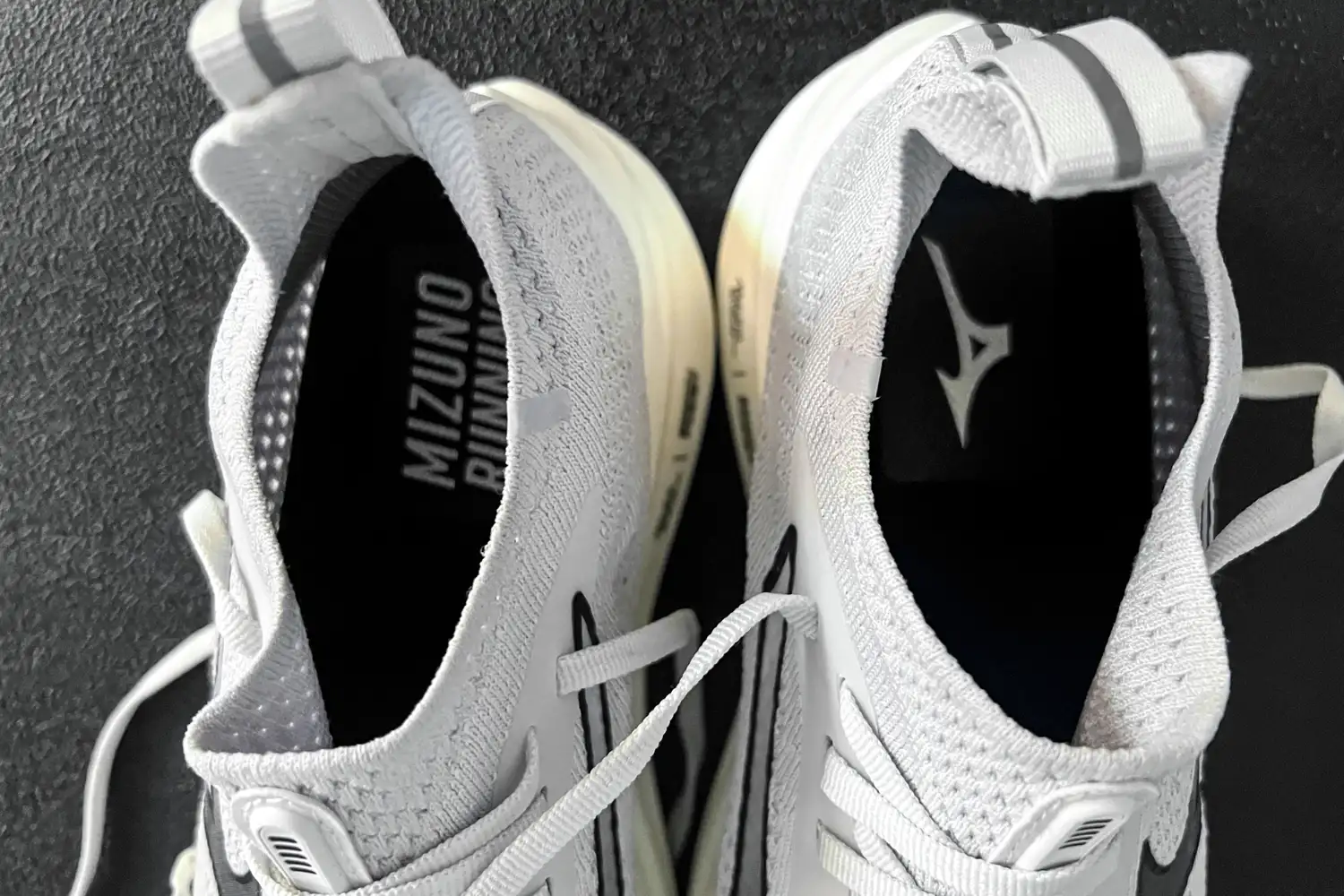 An overhead view of the soles on the Mizuno Women's Neo Zen Running Shoes