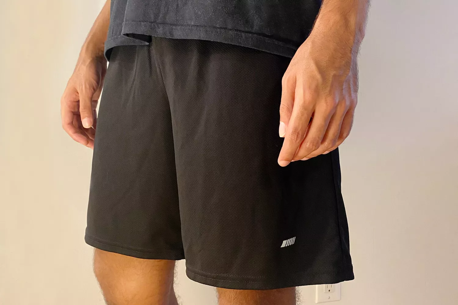 Amazon Essentials Men's Performance Tech Loose-Fit Shorts, Pack of 2