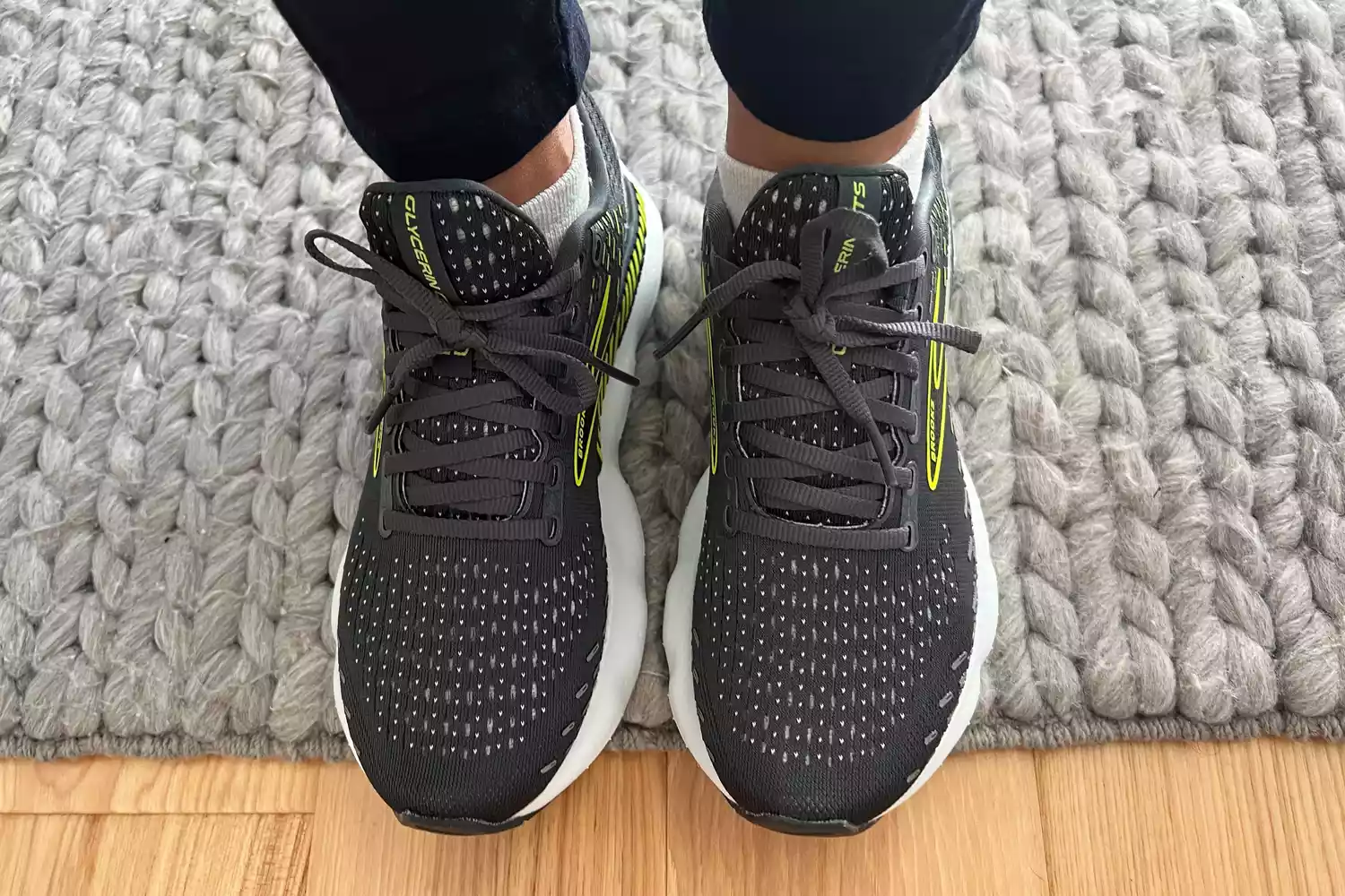 Person wearing Brooks Glycerin GTS 20